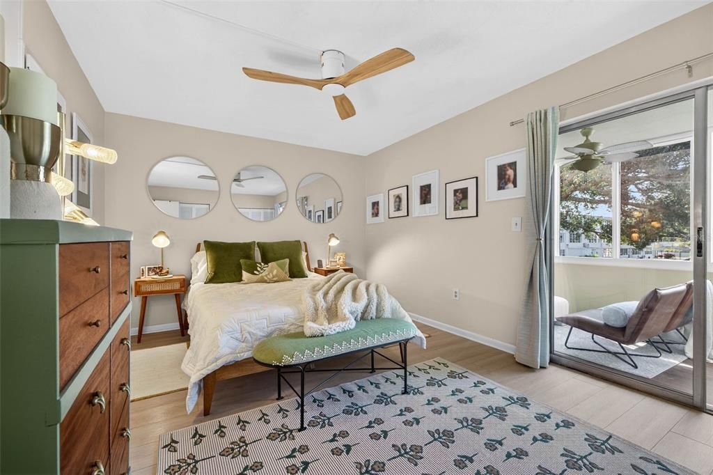 На продажу: $114,999 (1 спален, 1 ванн, 640 Квадратных фут)