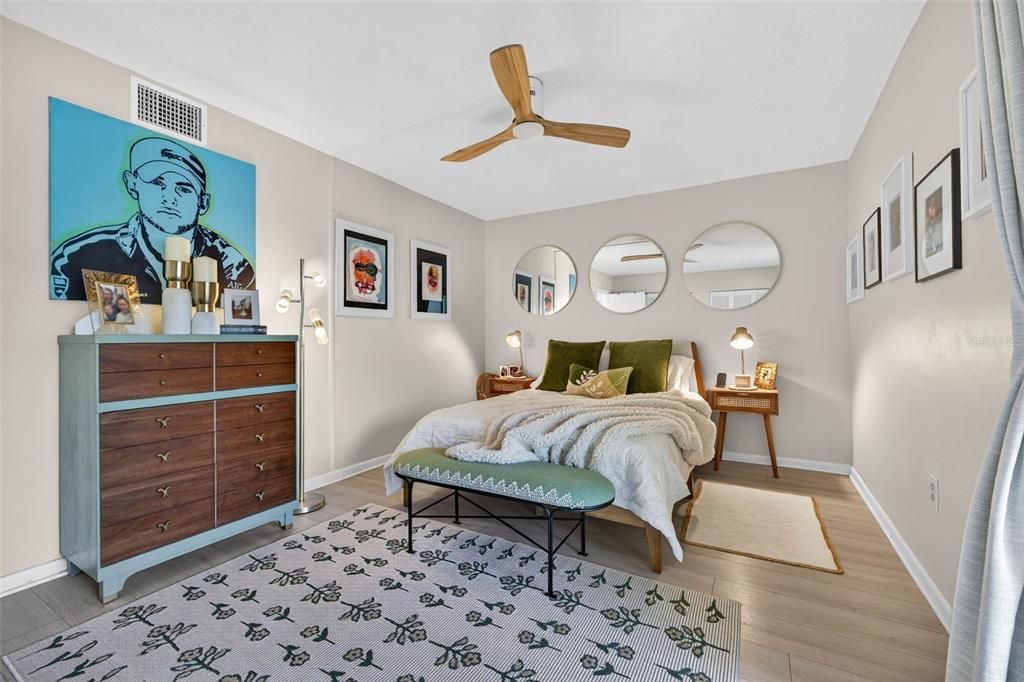 На продажу: $114,999 (1 спален, 1 ванн, 640 Квадратных фут)