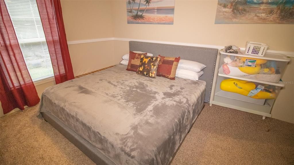 На продажу: $374,900 (4 спален, 2 ванн, 1920 Квадратных фут)