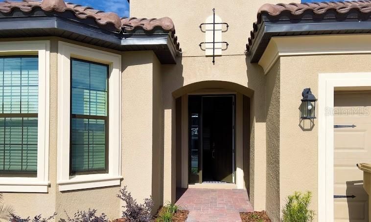 For Rent: $2,390 (3 beds, 2 baths, 1768 Square Feet)