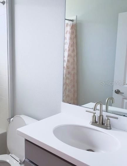 For Rent: $2,390 (3 beds, 2 baths, 1768 Square Feet)