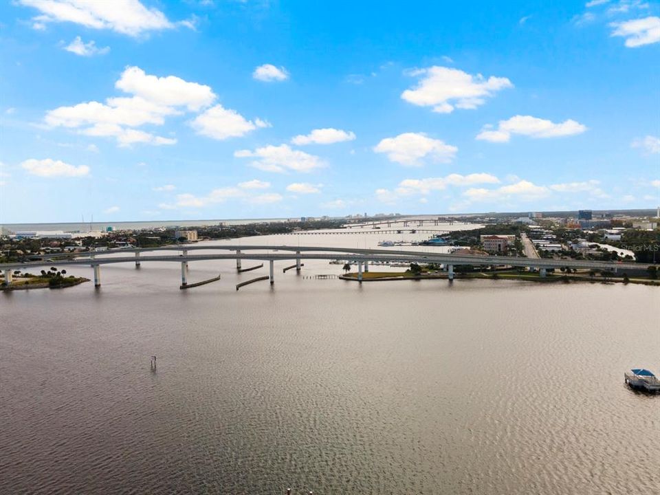 For Sale: $269,900 (2 beds, 2 baths, 1537 Square Feet)