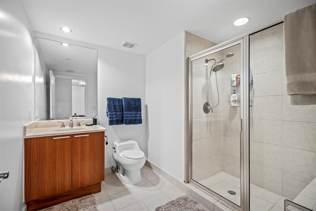 For Sale: $269,900 (2 beds, 2 baths, 1537 Square Feet)