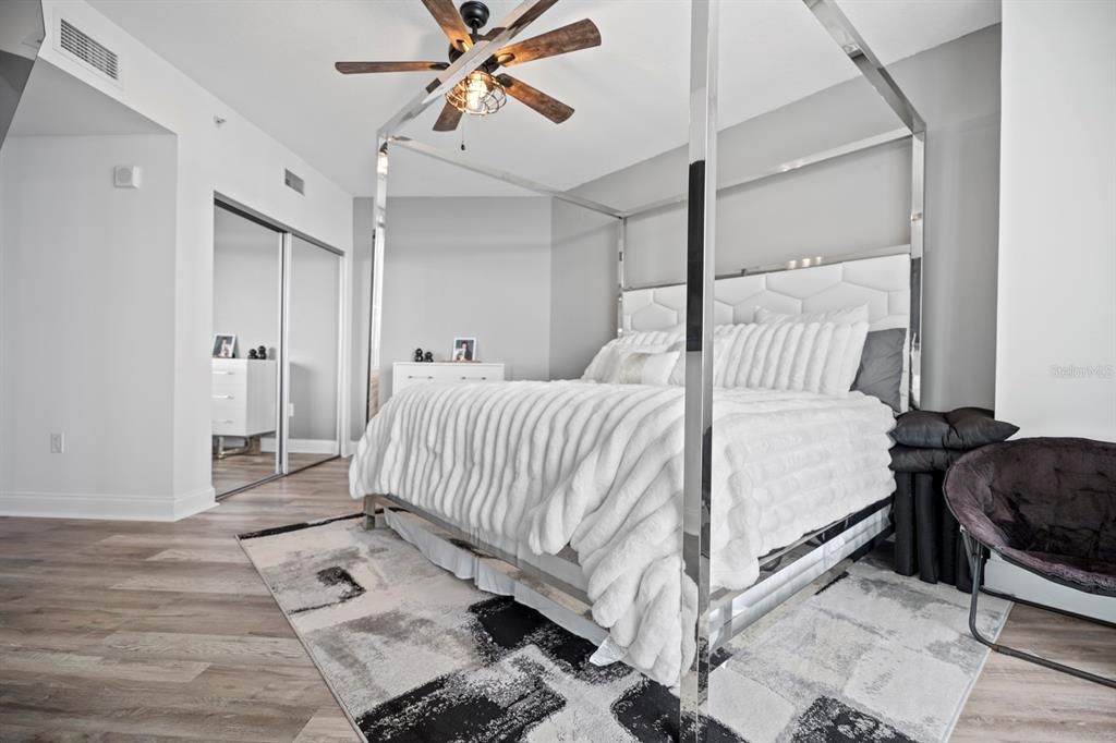 For Sale: $269,900 (2 beds, 2 baths, 1537 Square Feet)