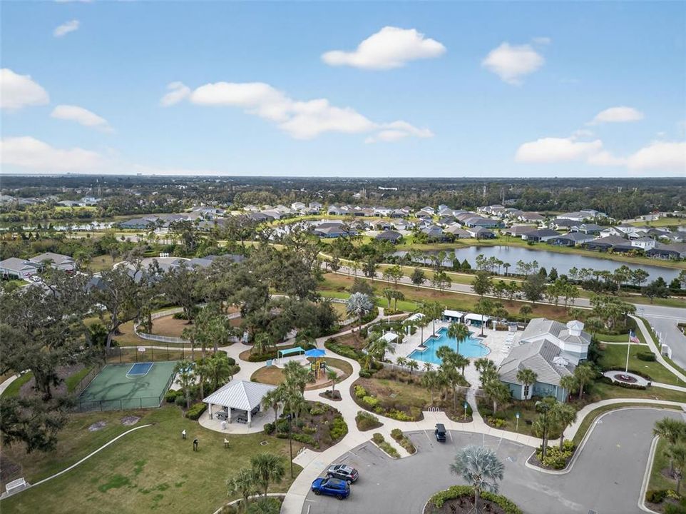 На продажу: $725,000 (4 спален, 4 ванн, 3239 Квадратных фут)