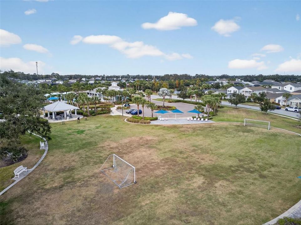 На продажу: $725,000 (4 спален, 4 ванн, 3239 Квадратных фут)