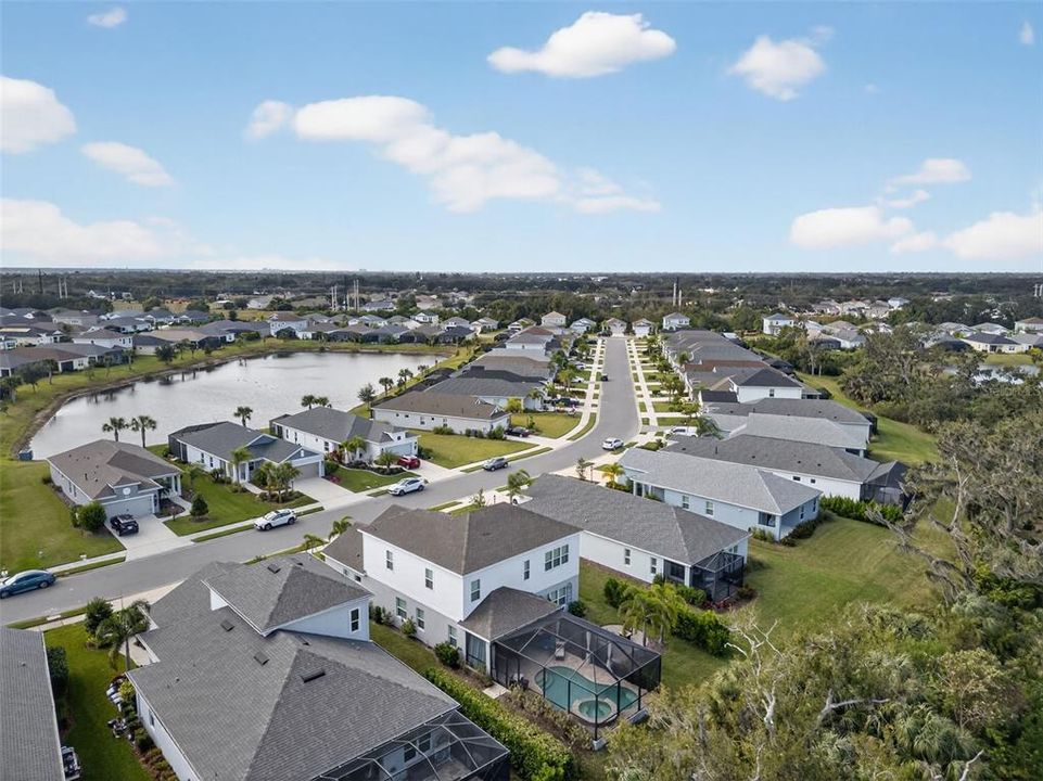 На продажу: $725,000 (4 спален, 4 ванн, 3239 Квадратных фут)