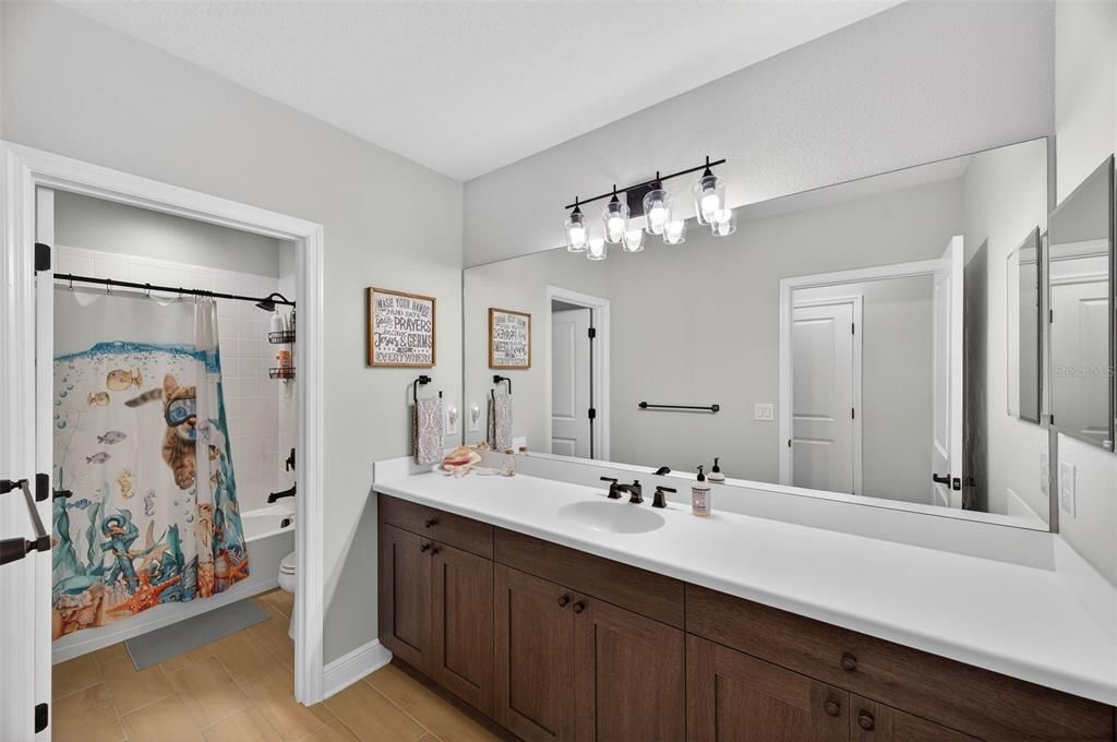 На продажу: $725,000 (4 спален, 4 ванн, 3239 Квадратных фут)