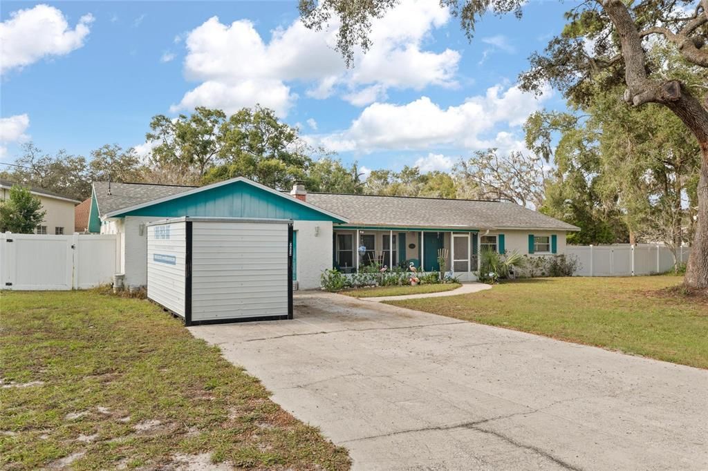 For Sale: $215,000 (3 beds, 2 baths, 2095 Square Feet)