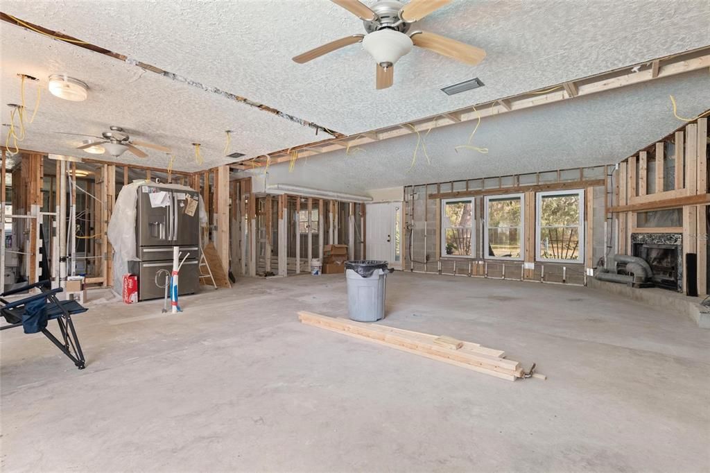 For Sale: $215,000 (3 beds, 2 baths, 2095 Square Feet)