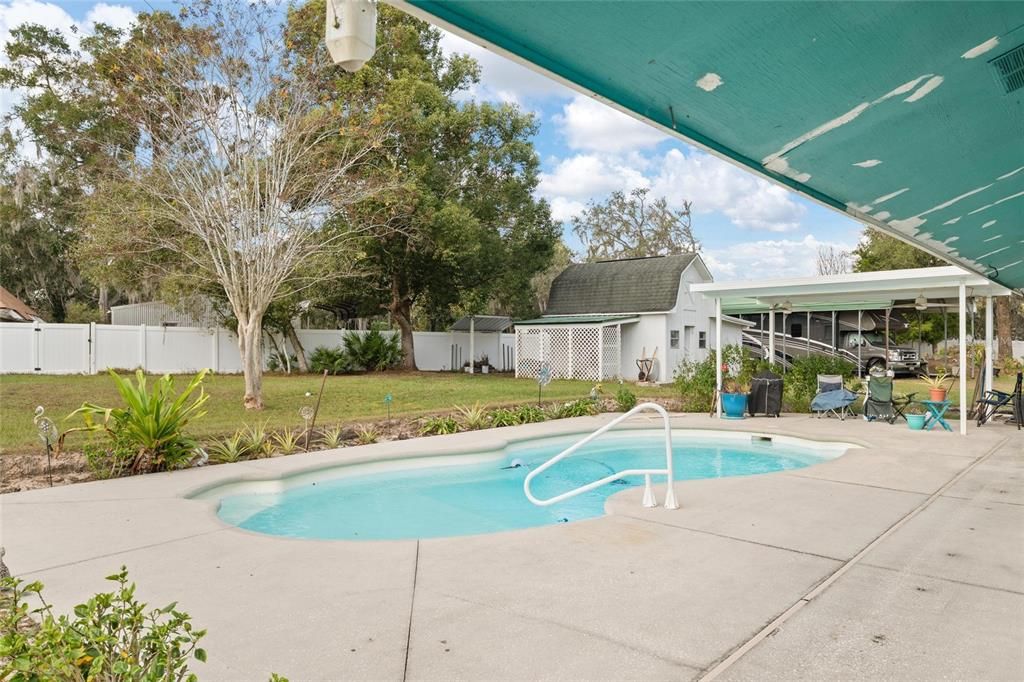 For Sale: $215,000 (3 beds, 2 baths, 2095 Square Feet)