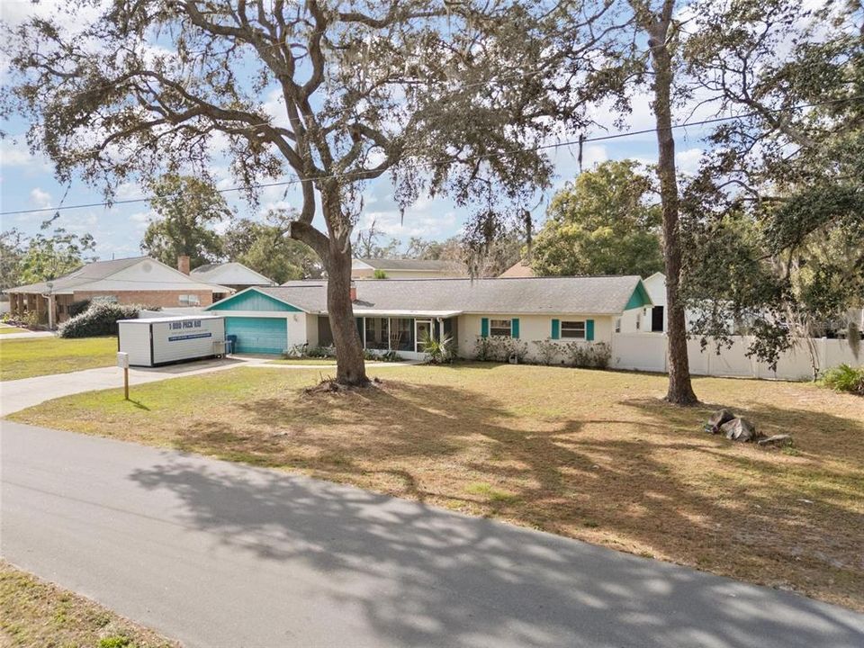 For Sale: $215,000 (3 beds, 2 baths, 2095 Square Feet)