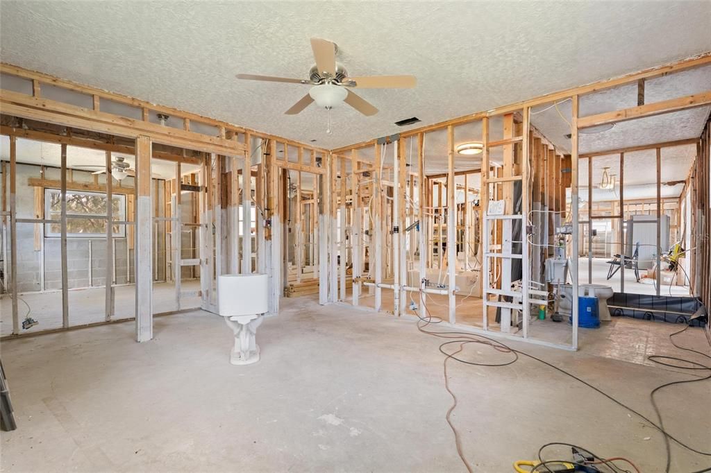 For Sale: $215,000 (3 beds, 2 baths, 2095 Square Feet)