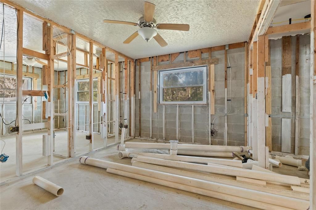 For Sale: $215,000 (3 beds, 2 baths, 2095 Square Feet)