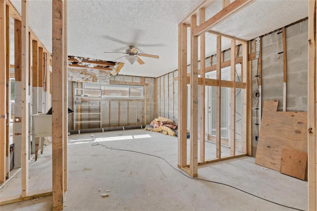 For Sale: $215,000 (3 beds, 2 baths, 2095 Square Feet)