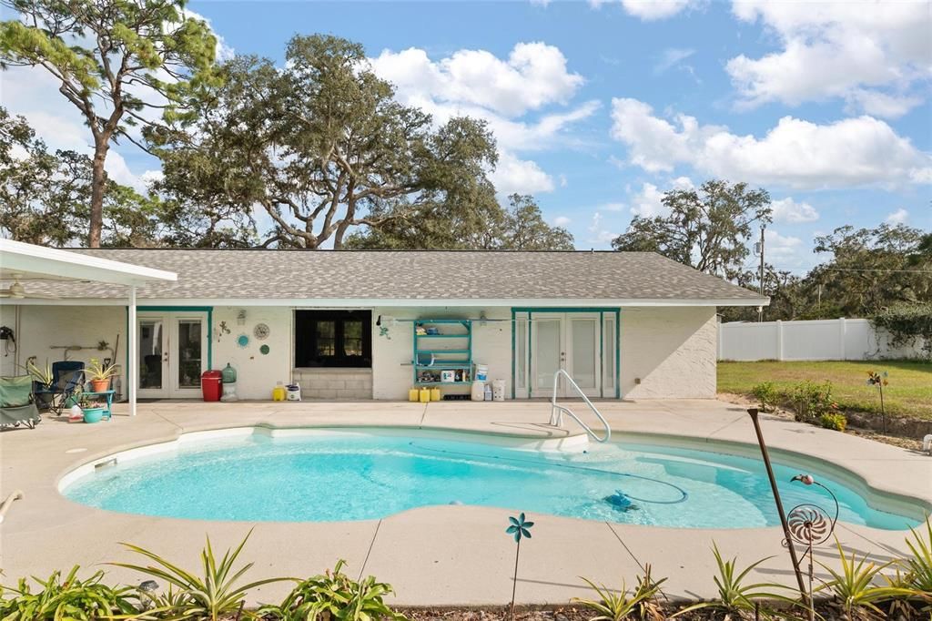 For Sale: $215,000 (3 beds, 2 baths, 2095 Square Feet)