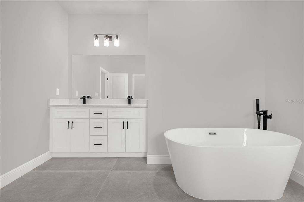 En Renta: $2,250 (4 camas, 2 baños, 1865 Pies cuadrados)