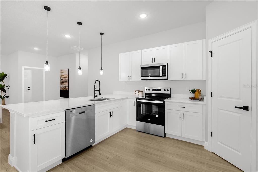 En Renta: $2,250 (4 camas, 2 baños, 1865 Pies cuadrados)