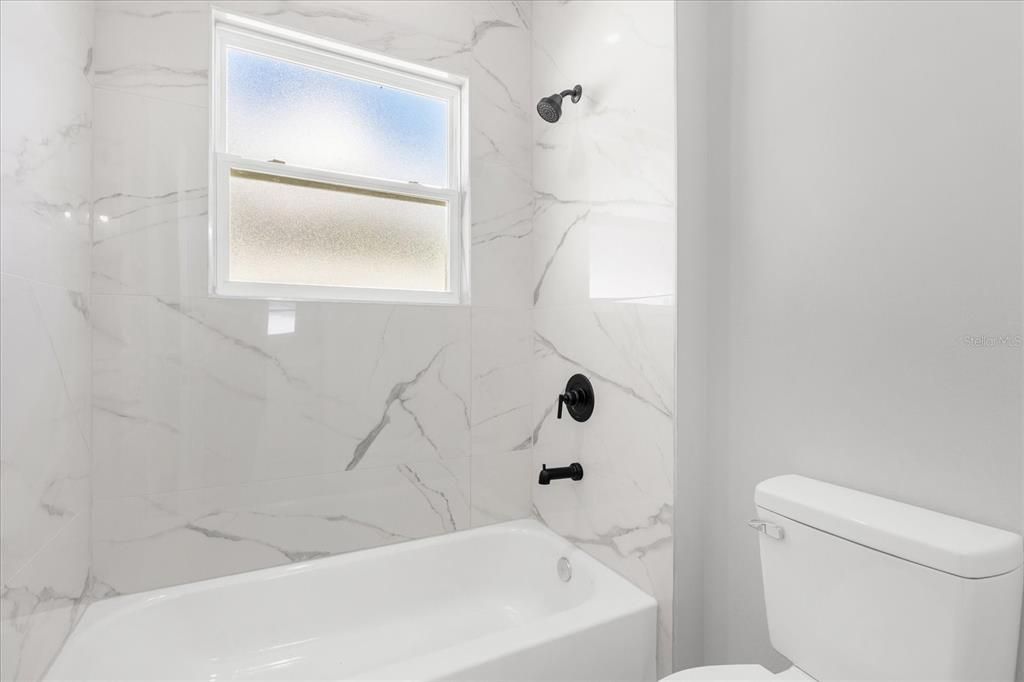 En Renta: $2,250 (4 camas, 2 baños, 1865 Pies cuadrados)