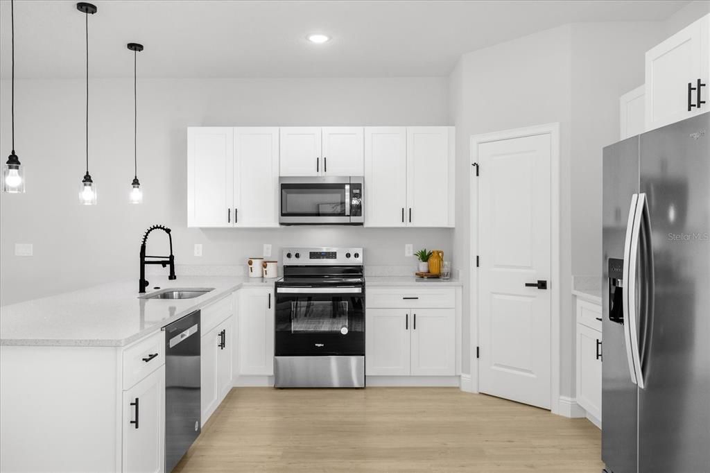 En Renta: $2,250 (4 camas, 2 baños, 1865 Pies cuadrados)