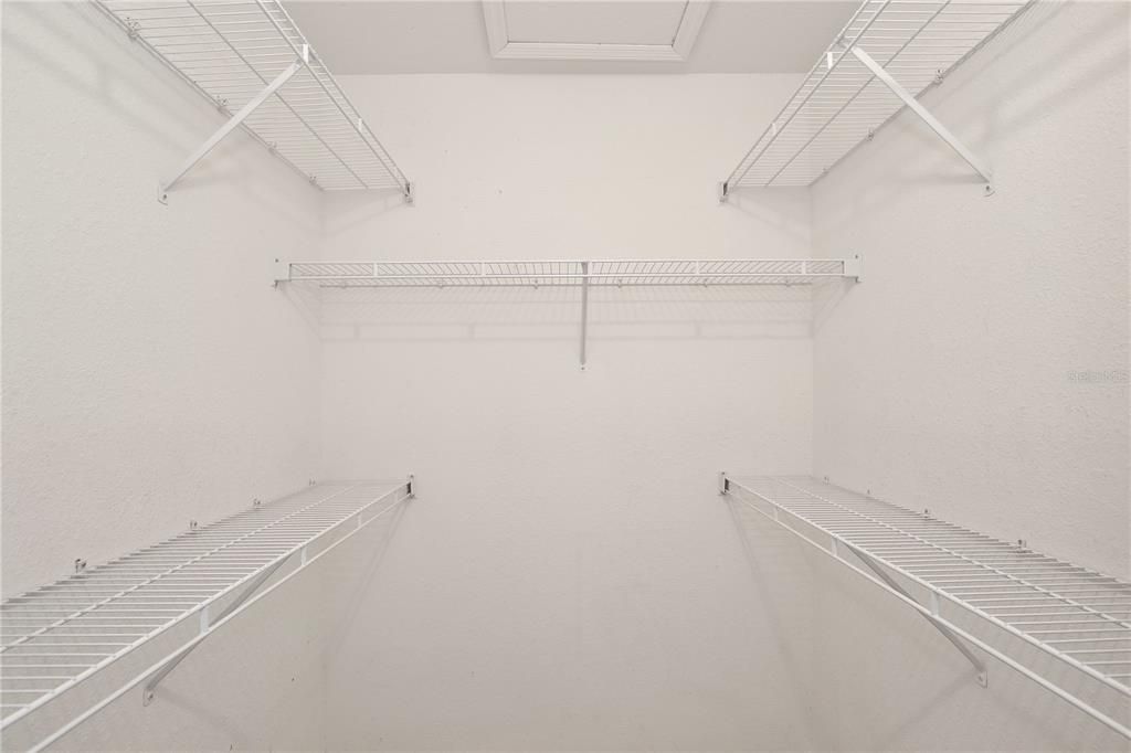 出租: $1,225 (1 贝兹, 1 浴室, 650 平方英尺)