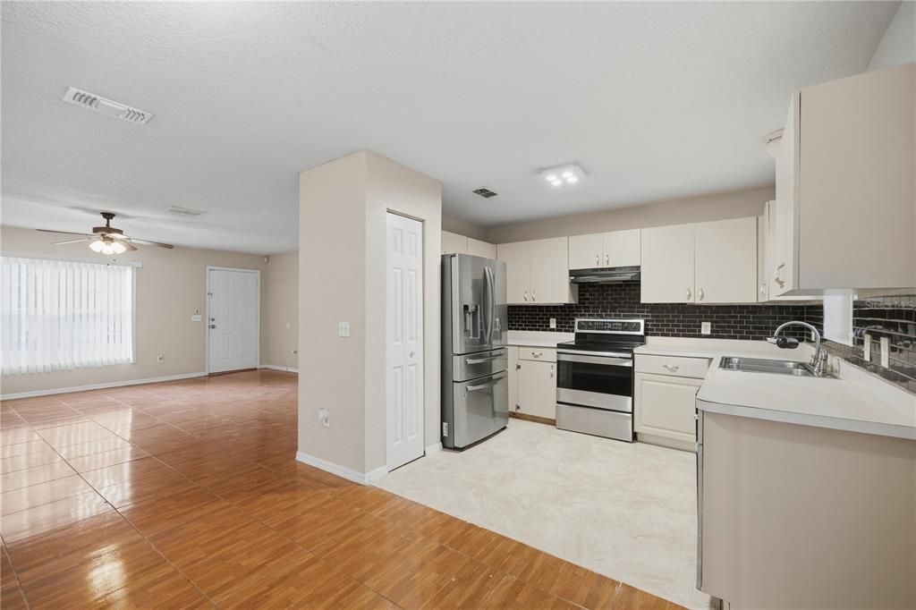 For Rent: $1,495 (3 beds, 2 baths, 1346 Square Feet)