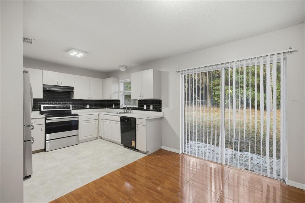 For Rent: $1,495 (3 beds, 2 baths, 1346 Square Feet)