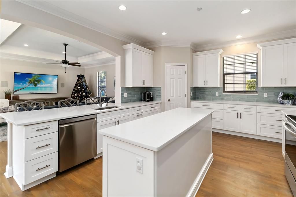 На продажу: $850,000 (4 спален, 2 ванн, 3048 Квадратных фут)