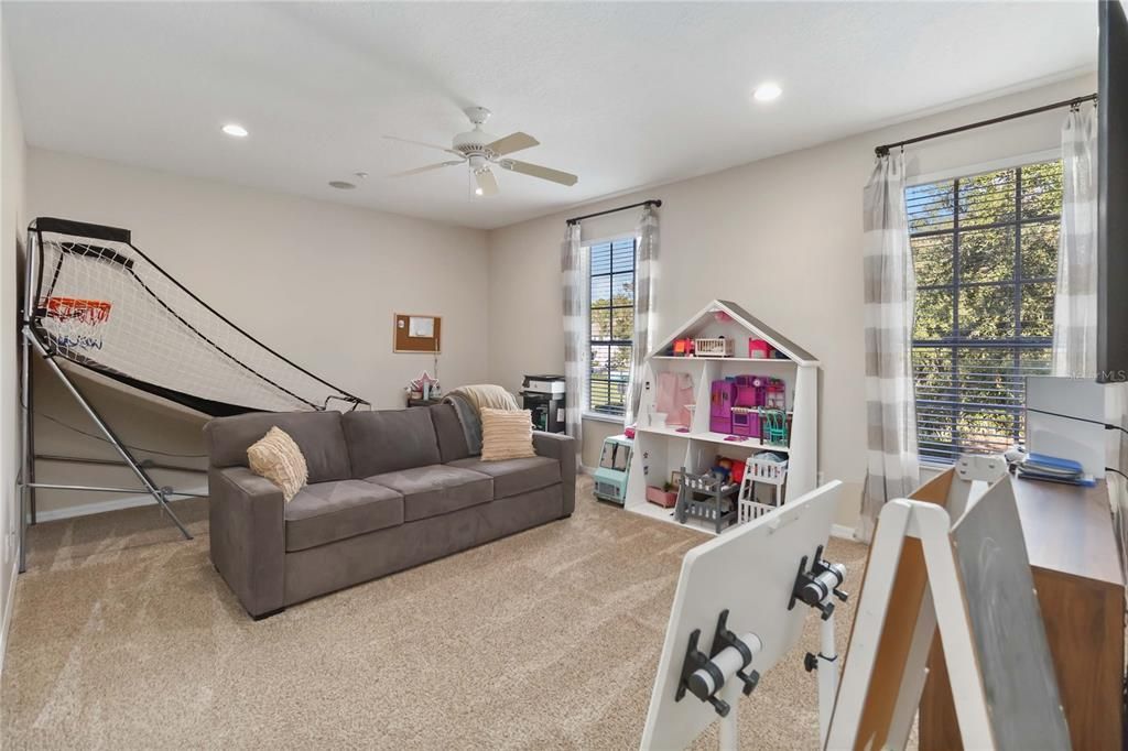 На продажу: $850,000 (4 спален, 2 ванн, 3048 Квадратных фут)