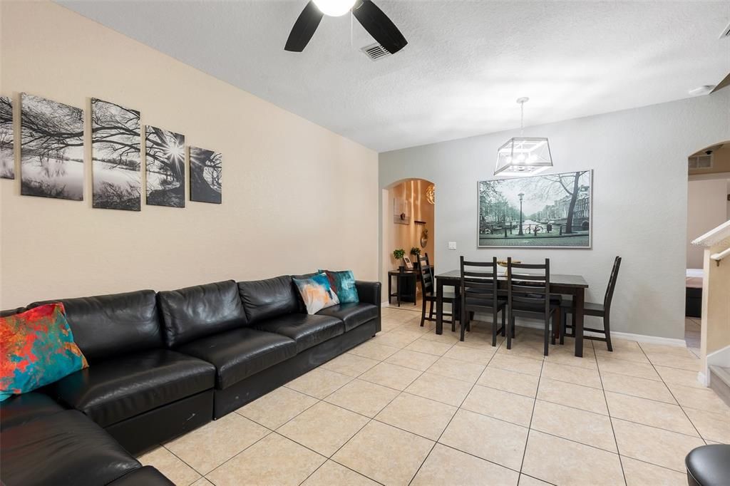 待售: $260,000 (4 贝兹, 3 浴室, 1492 平方英尺)