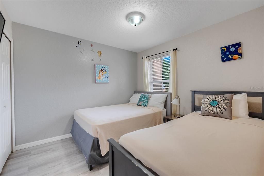 待售: $260,000 (4 贝兹, 3 浴室, 1492 平方英尺)