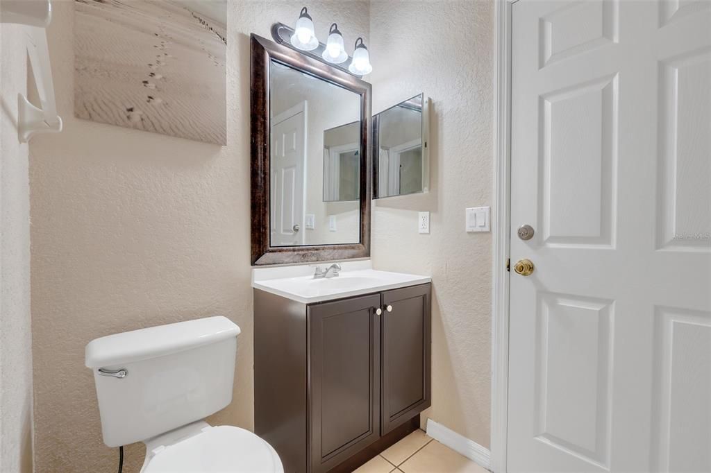 待售: $260,000 (4 贝兹, 3 浴室, 1492 平方英尺)