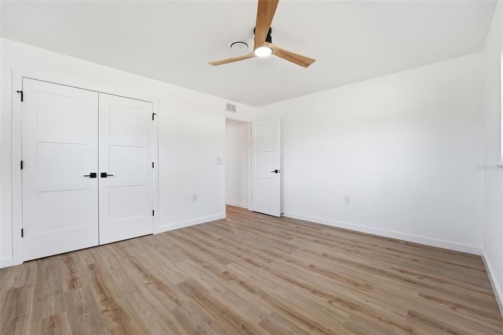 For Sale: $499,000 (2 beds, 2 baths, 1252 Square Feet)