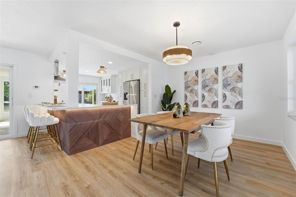 For Sale: $499,000 (2 beds, 2 baths, 1252 Square Feet)