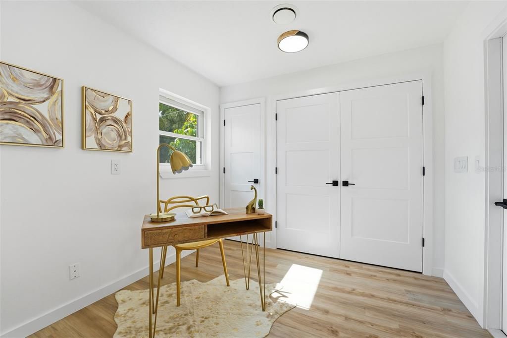 For Sale: $499,000 (2 beds, 2 baths, 1252 Square Feet)