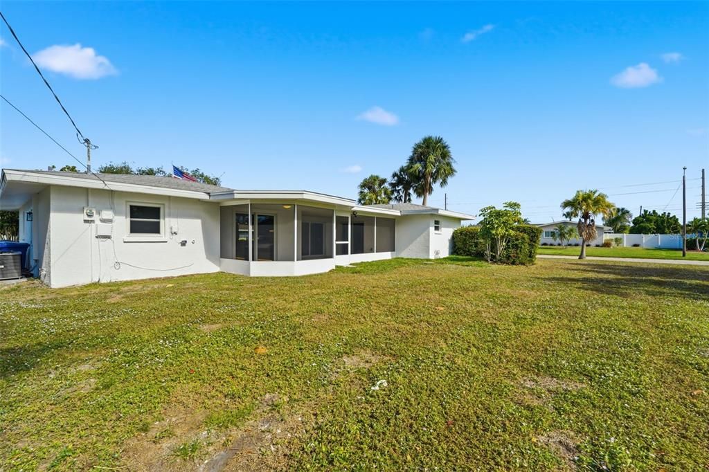 For Sale: $499,000 (2 beds, 2 baths, 1252 Square Feet)