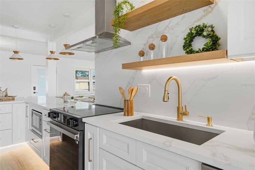 For Sale: $499,000 (2 beds, 2 baths, 1252 Square Feet)