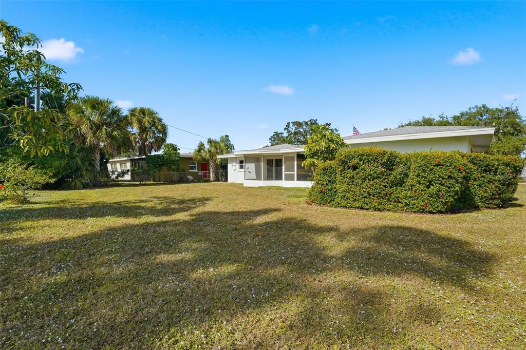 For Sale: $499,000 (2 beds, 2 baths, 1252 Square Feet)