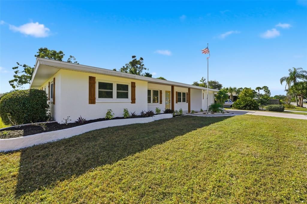 For Sale: $499,000 (2 beds, 2 baths, 1252 Square Feet)