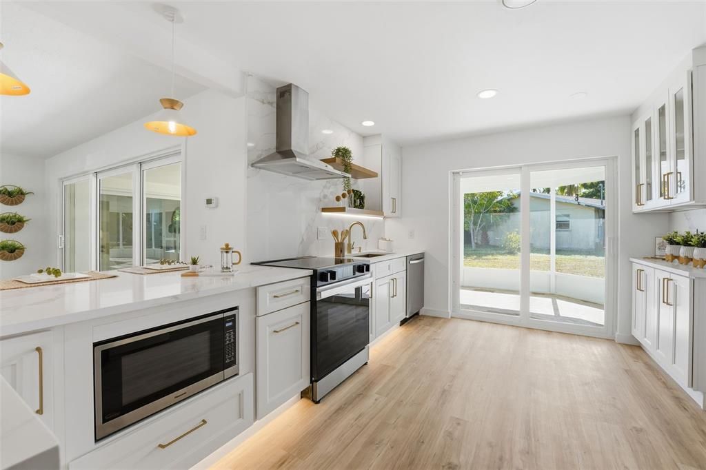 For Sale: $499,000 (2 beds, 2 baths, 1252 Square Feet)