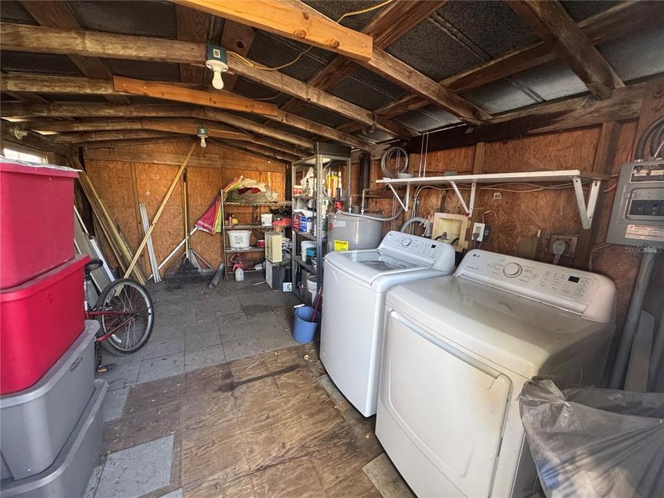 For Rent: $1,400 (1 beds, 1 baths, 4053 Square Feet)