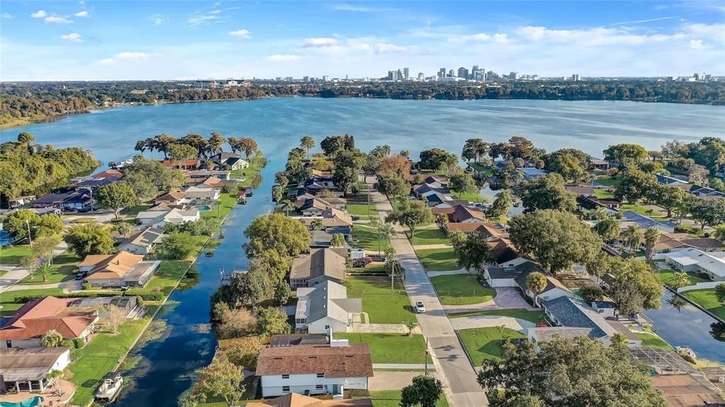 待售: $899,999 (5 贝兹, 3 浴室, 2640 平方英尺)