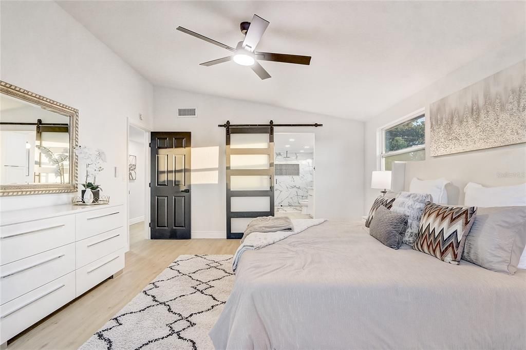 待售: $899,999 (5 贝兹, 3 浴室, 2640 平方英尺)