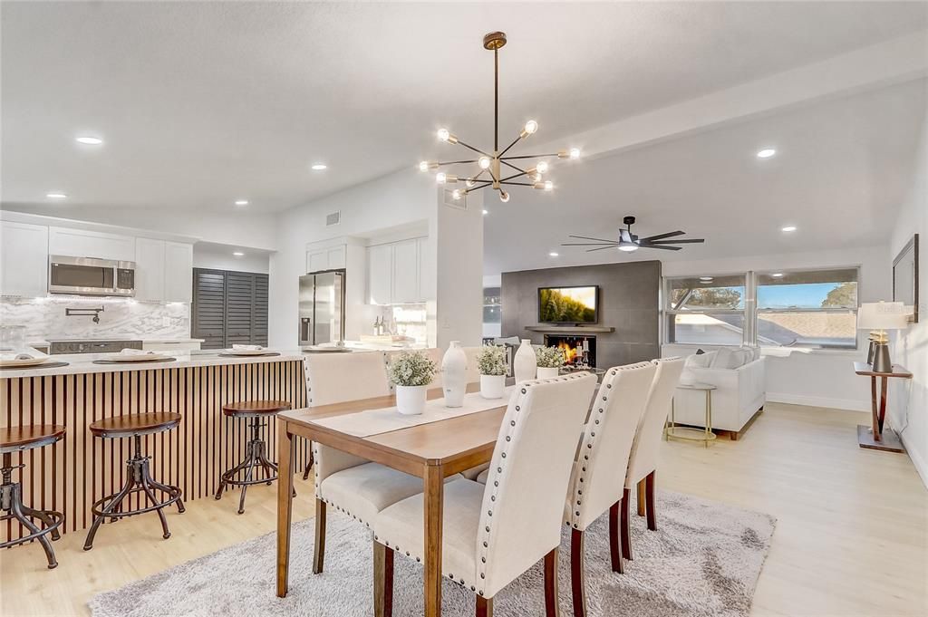 待售: $899,999 (5 贝兹, 3 浴室, 2640 平方英尺)