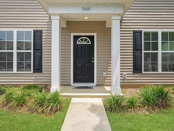 En Venta: $197,000 (3 camas, 3 baños, 1176 Pies cuadrados)