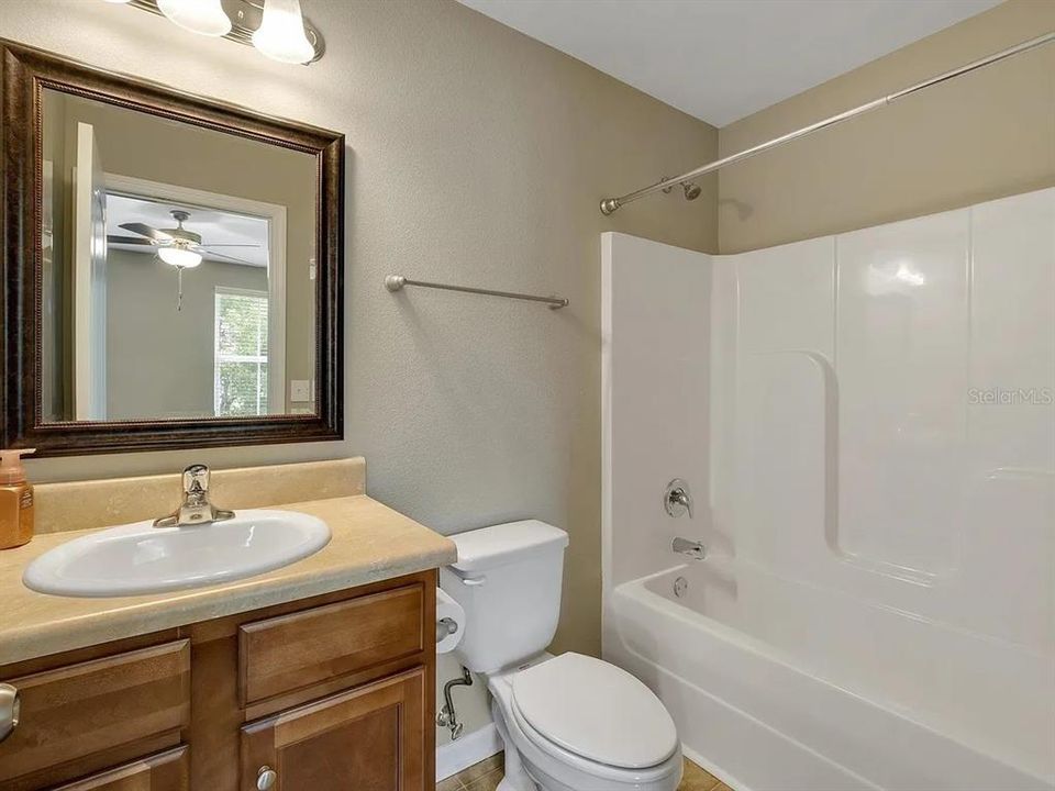 En Venta: $197,000 (3 camas, 3 baños, 1176 Pies cuadrados)