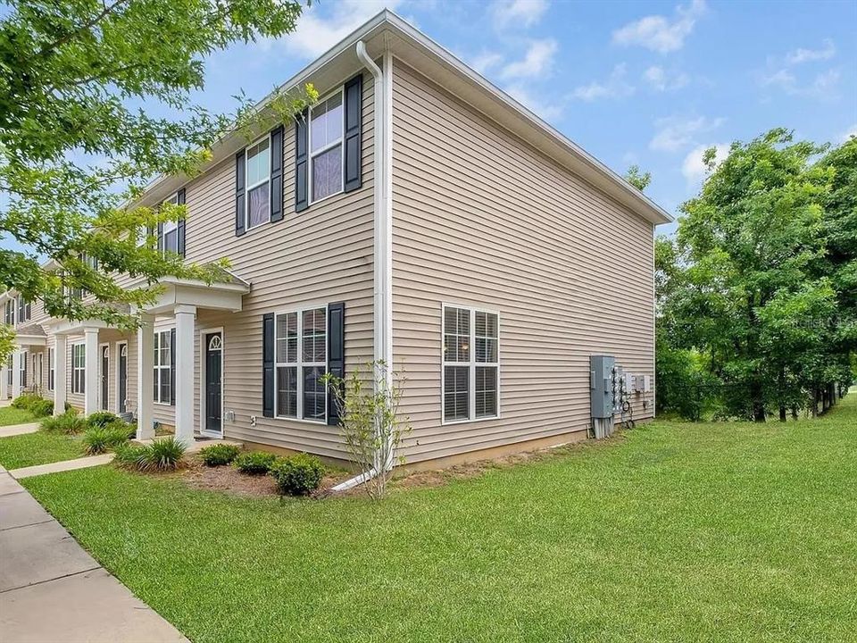 En Venta: $197,000 (3 camas, 3 baños, 1176 Pies cuadrados)