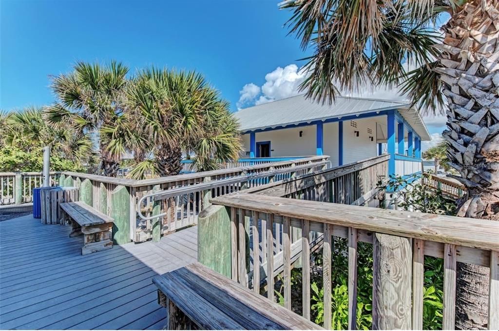 На продажу: $11,900 (0.23 acres)