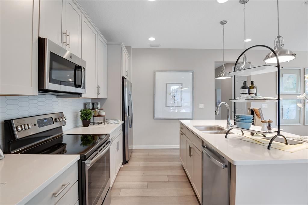 For Sale: $367,928 (4 beds, 3 baths, 1813 Square Feet)