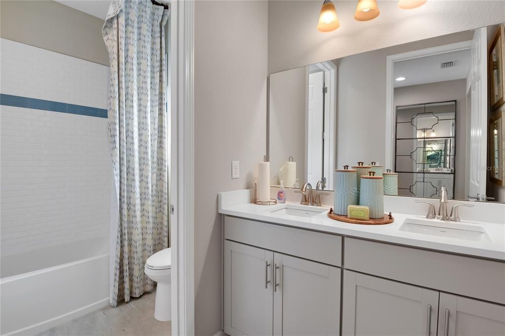 For Sale: $367,928 (4 beds, 3 baths, 1813 Square Feet)